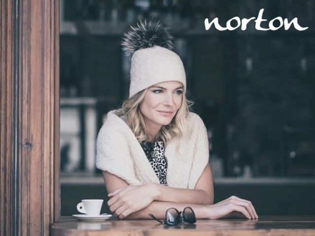 6e8712_cd651d1b944e42b8b2bc9d4429cd19da~mv2_d_2784_1856_s_2 (Klein)